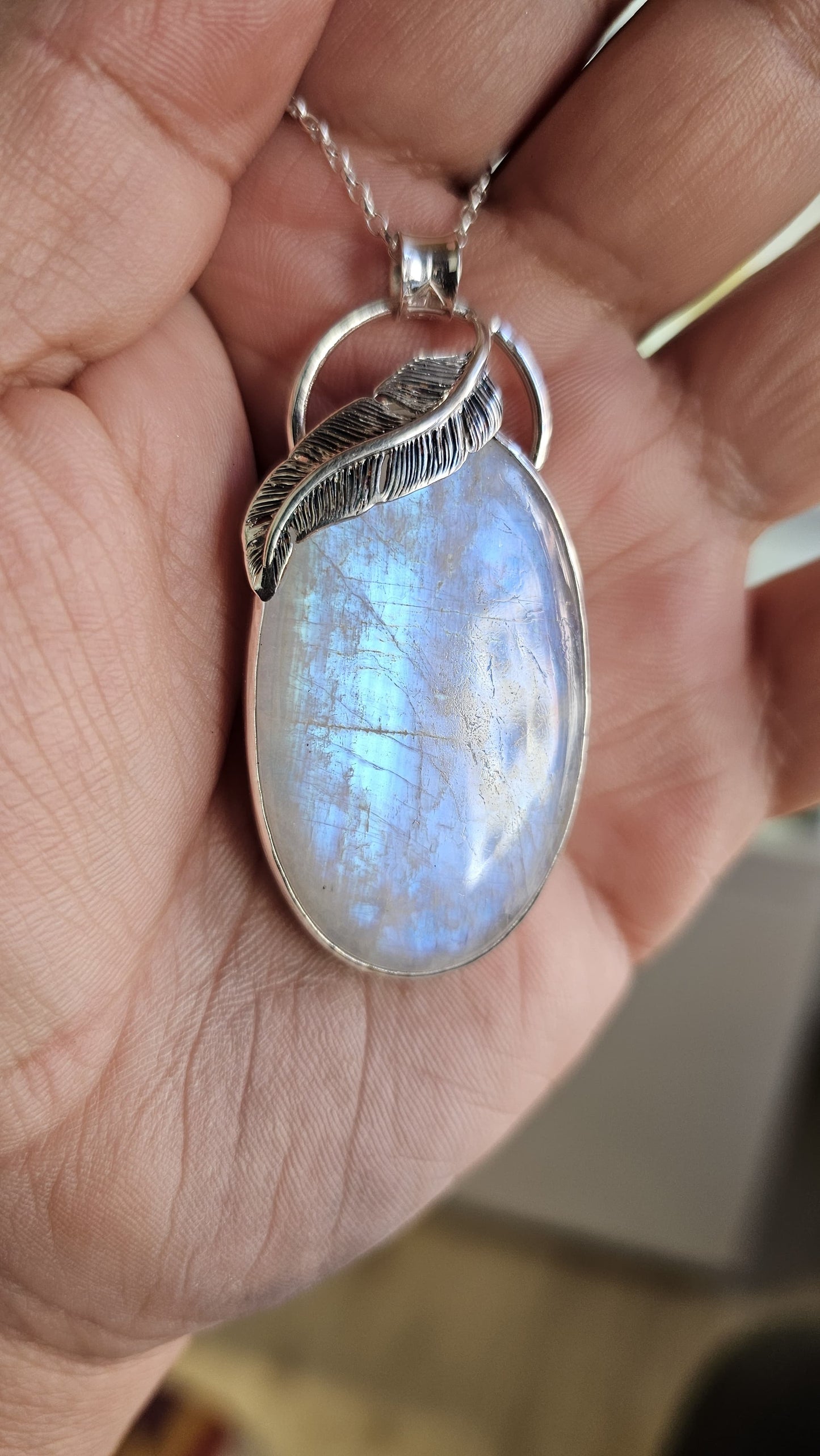 Collier 0070 en argent 925 avec Pierre de Lune et Plume Sculptée