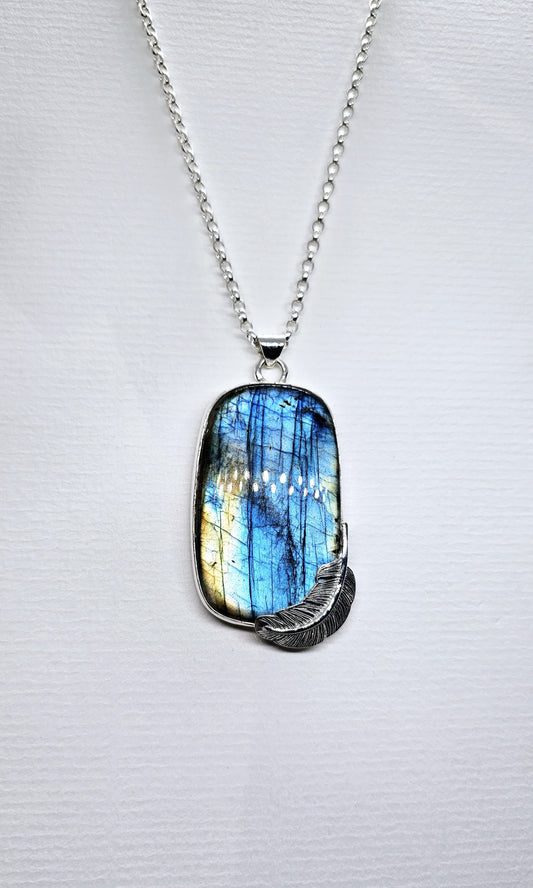 Coiller 0042 Labradorite Bleue et Détail de Plume