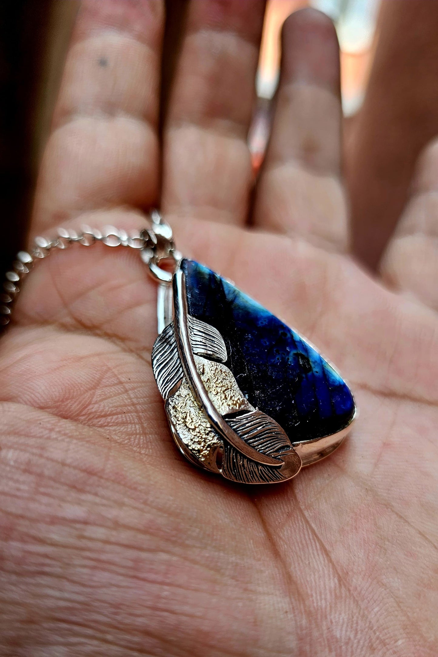 Collier 0075 en argent 925 avec Labradorite Bleue et Plume Sculptée