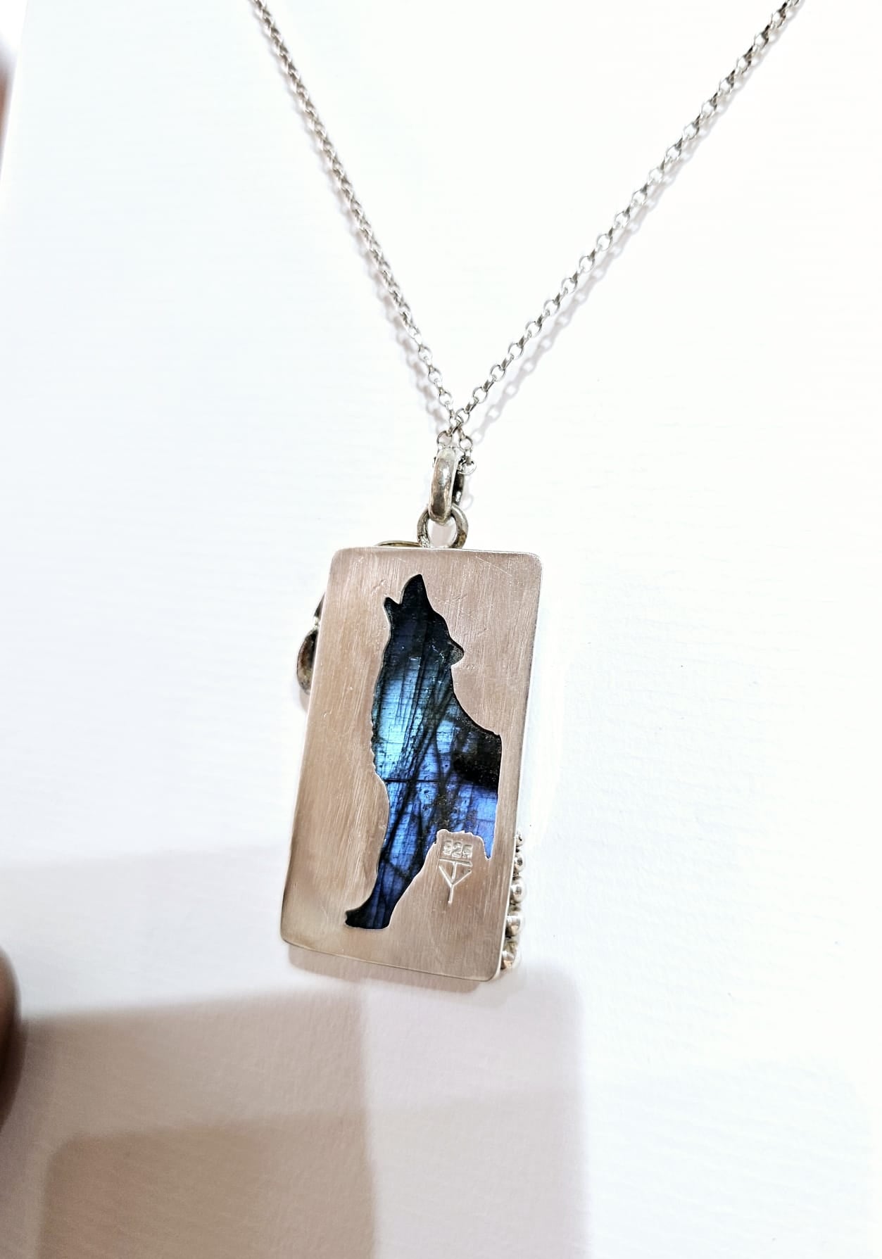 Coiller 0003 Loup Hurlant Labradorite Bleue