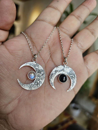 Collier 0048 Forme de Lune avec Pierre de Lune