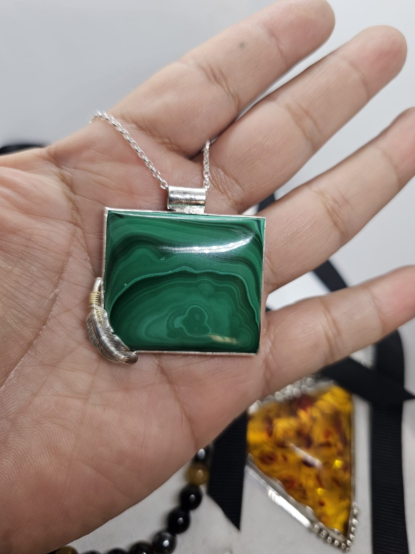 Collier 0008 Ours dans les Montagnes Malachite