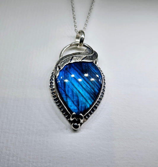 Collier 0016 Chouette Labradorite Bleue