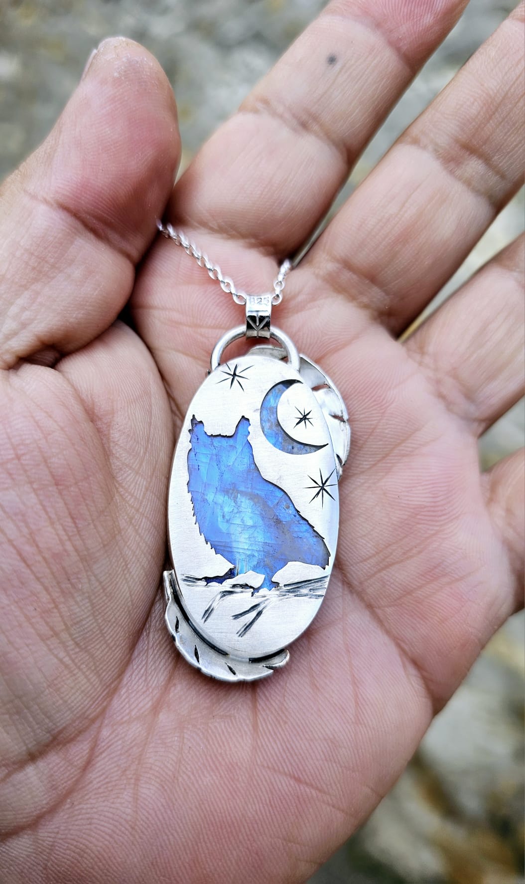 Collier 0068 en argent 925 avec Pierre de Lune et Plumes Sculptées