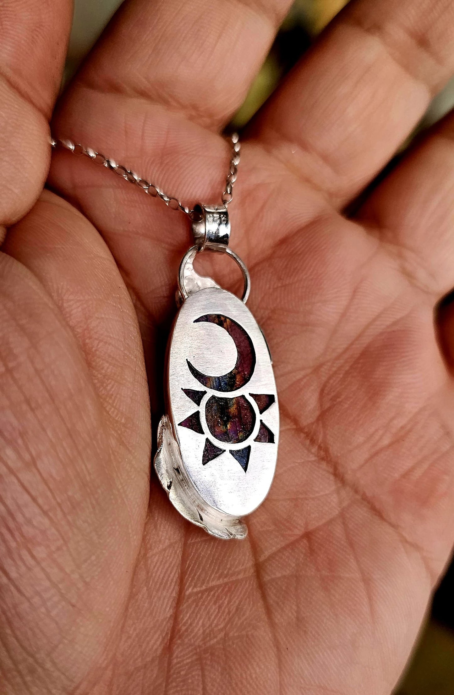 Collier 0071 en argent 925 avec Labradorite Violette et Plumes Sculptées