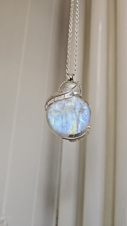 Collier 0073 en argent 925 avec Pierre de Lune et Détails de Plumes