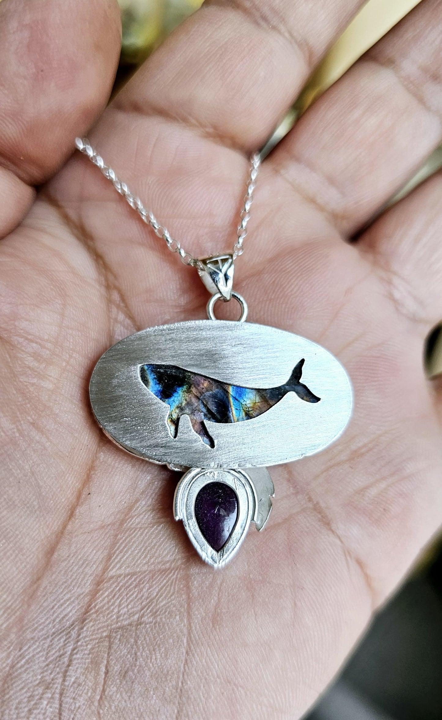 Collier artisanal #0077 en argent 925 avec Labradorite Pourpre, Améthyste et Plume Sculptée