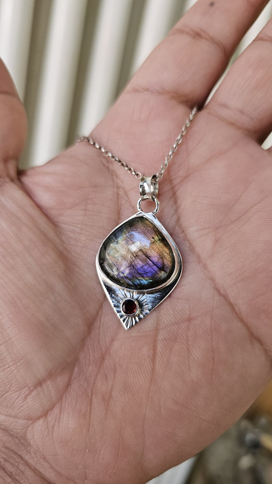 Collier artisanal #0078 en argent 925 avec Labradorite Pourpre et Topaze Rouge