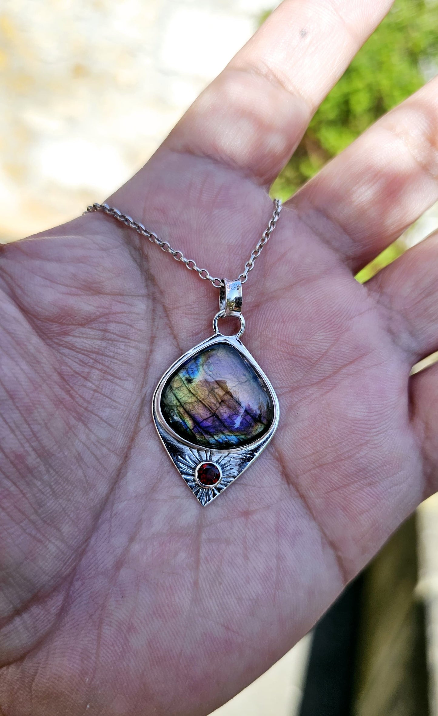 Collier artisanal #0078 en argent 925 avec Labradorite Pourpre et Topaze Rouge